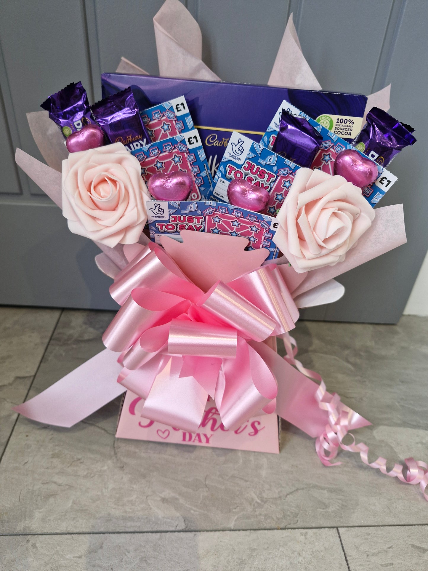 Mothersday scratchcard & chocolate bouquet